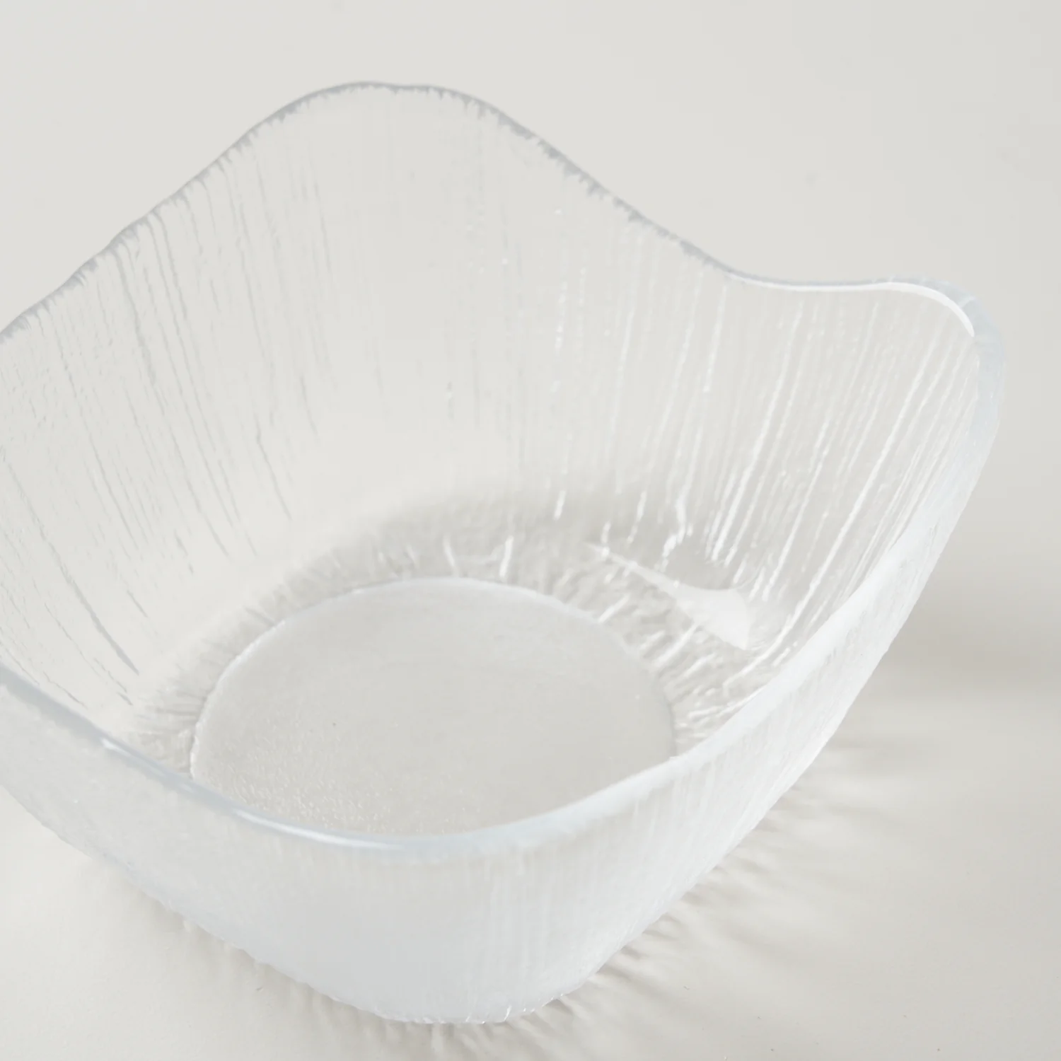 Set of 3 Decorative Glass Bowls - Image 4